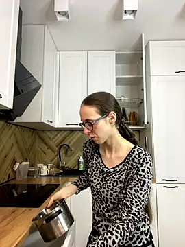 Snapshot of MartiniiSelenna chatting on September 27, 2025, 5:46 am MartiniiSelenna online show from September 27, 2025, 5:46 am