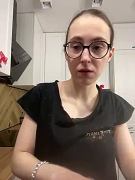 MartiniiSelenna online show from March 9, 2026, 7:01 am