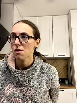 Snapshot of MartiniiSelenna chatting on October 3, 2025, 5:42 am MartiniiSelenna online show from October 3, 2025, 5:42 am