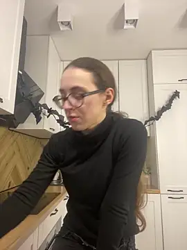 Snapshot of MartiniiSelenna chatting on October 31, 2025, 6:43 am MartiniiSelenna online show from October 31, 2025, 6:43 am