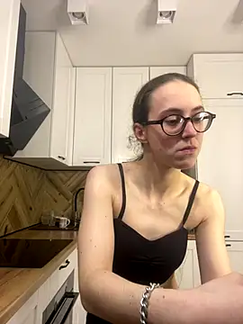 Snapshot of MartiniiSelenna chatting on October 23, 2025, 5:39 am MartiniiSelenna online show from October 23, 2025, 5:39 am