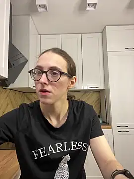 Snapshot of MartiniiSelenna chatting on September 21, 2025, 5:45 am MartiniiSelenna online show from September 21, 2025, 5:45 am