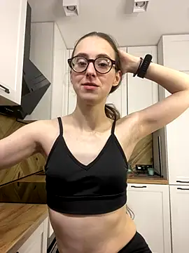 Snapshot of MartiniiSelenna chatting on October 18, 2025, 5:53 am MartiniiSelenna online show from October 18, 2025, 5:53 am