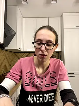 Snapshot of MartiniiSelenna chatting on September 20, 2025, 5:56 am MartiniiSelenna online show from September 20, 2025, 5:56 am