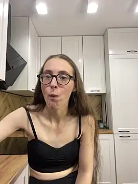 Snapshot of MartiniiSelenna chatting on September 18, 2025, 5:54 am MartiniiSelenna online show from September 18, 2025, 5:54 am