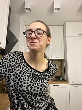 Snapshot of MartiniiSelenna chatting on September 26, 2025, 5:58 am MartiniiSelenna online show from September 26, 2025, 5:58 am