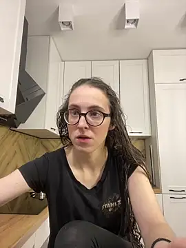 Snapshot of MartiniiSelenna chatting on October 22, 2025, 6:02 am MartiniiSelenna online show from October 22, 2025, 6:02 am