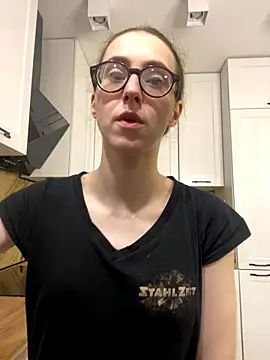 Snapshot of MartiniiSelenna chatting on October 13, 2025, 5:53 am MartiniiSelenna online show from October 13, 2025, 5:53 am