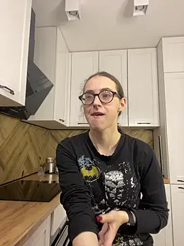 Snapshot of MartiniiSelenna chatting on October 12, 2025, 5:53 am MartiniiSelenna online show from October 12, 2025, 5:53 am