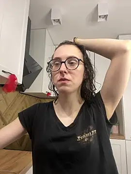 MartiniiSelenna online show from April 7, 2026, 6:04 am