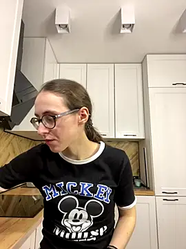 Snapshot of MartiniiSelenna chatting on September 25, 2025, 5:57 am MartiniiSelenna online show from September 25, 2025, 5:57 am