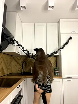 Snapshot of MartiniiSelenna chatting on October 28, 2025, 6:56 am MartiniiSelenna online show from October 28, 2025, 6:56 am