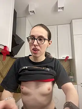 MartiniiSelenna online show from March 10, 2026, 7:01 am