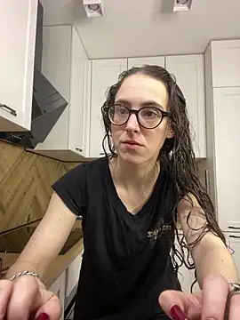 Snapshot of MartiniiSelenna chatting on October 8, 2025, 6:04 am MartiniiSelenna online show from October 8, 2025, 6:04 am