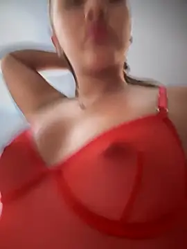 Snapshot of Rose-euphoria chatting on October 5, 2025, 1:24 pm Rose-euphoria online show from October 5, 2025, 1:24 pm