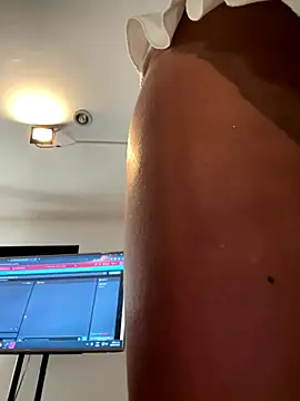 Snapshot of Rose-euphoria chatting on September 30, 2025, 1:28 pm Rose-euphoria online show from September 30, 2025, 1:28 pm