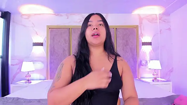 Snapshot of MarianaGarciaa__ chatting on October 13, 2025, 7:15 pm MarianaGarciaa online show from October 13, 2025, 7:15 pm