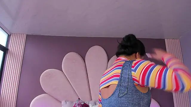 Snapshot of MarianaGarciaa__ chatting on October 3, 2025, 7:48 pm MarianaGarciaa online show from October 3, 2025, 7:48 pm