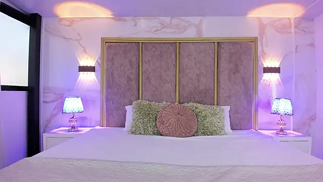 Snapshot of MarianaGarciaa__ chatting on September 16, 2025, 11:44 am MarianaGarciaa online show from September 16, 2025, 11:44 am