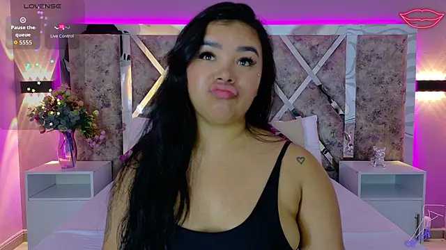 Snapshot of MarianaGarciaa__ chatting on October 15, 2025, 7:22 pm MarianaGarciaa online show from October 15, 2025, 7:22 pm