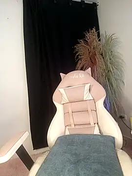 Snapshot of lovely_kitt chatting on September 24, 2025, 12:07 am lovely kitt online show from September 24, 2025, 12:07 am