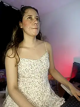 Snapshot of lovely_kitt chatting on October 3, 2025, 12:36 am lovely kitt online show from October 3, 2025, 12:36 am