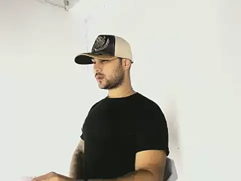 Snapshot of Sebas-hott chatting on October 5, 2025, 10:11 pm Sebas-hott online show from October 5, 2025, 10:11 pm