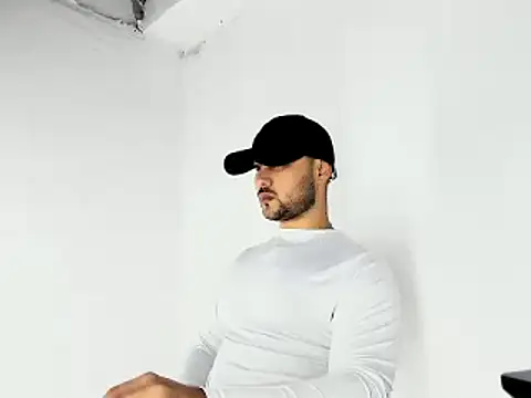 Snapshot of Sebas-hott chatting on October 31, 2025, 10:27 pm Sebas-hott online show from October 31, 2025, 10:27 pm