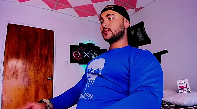 Sebas-hott online show from January 11, 2025, 3:23 am