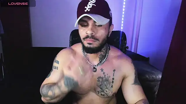 Snapshot of Van_Velckan chatting on October 28, 2025, 8:19 pm Van Velckan online show from October 28, 2025, 8:19 pm