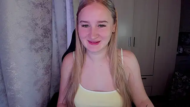 Snapshot of KeiraNight chatting on September 21, 2025, 2:17 am KeiraNight online show from September 21, 2025, 2:17 am
