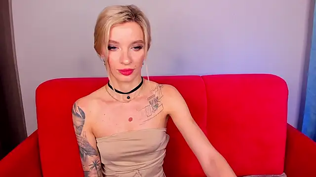 Snapshot of AlinaLovelyX chatting on October 22, 2025, 1:27 am AlinaLovelyX online show from October 22, 2025, 1:27 am