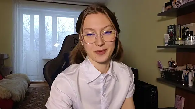 MalvinaBlum online show from December 4, 2024, 6:05 am