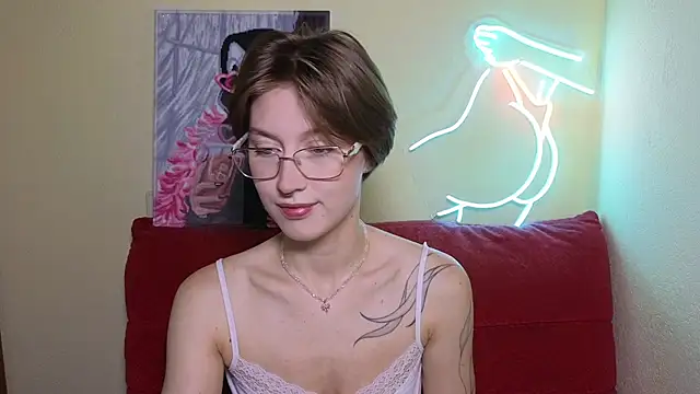 Snapshot of MalvinaBlum chatting on July 9, 2026, 5:08 am MalvinaBlum online show from July 9, 2026, 5:08 am