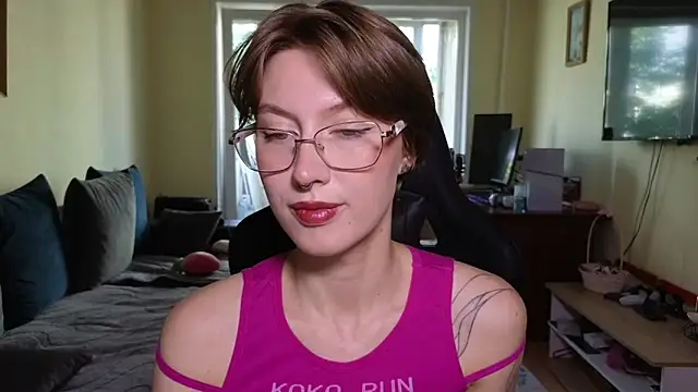 Snapshot of MalvinaBlum chatting on June 14, 2026, 4:57 am MalvinaBlum online show from June 14, 2026, 4:57 am