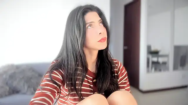 angelturned001 online show from April 15, 2026, 5:17 pm