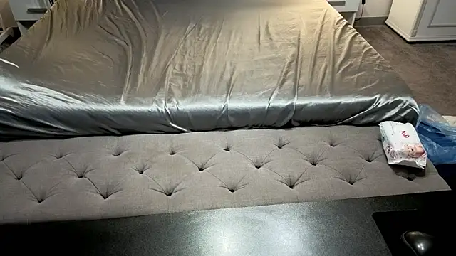 IceDanielles online show from March 16, 2026, 1:37 pm