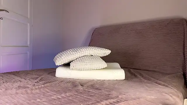 itsmaxxbaby  online show from March 26, 2026, 3:49 am