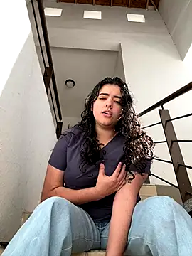 Ales Kitten online show from December 22, 2025, 8:31 pm