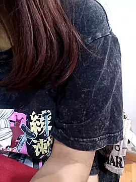 ZUCAAT online show from April 14, 2026, 4:06 am