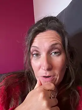 Snapshot of Lwhite1 chatting on February 16, 2026, 4:49 pm Lwhite1 online show from February 16, 2026, 4:49 pm