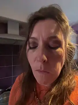 Snapshot of Lwhite1 chatting on February 17, 2026, 4:59 pm Lwhite1 online show from February 17, 2026, 4:59 pm