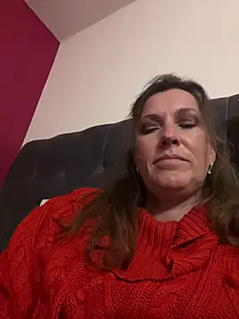 Snapshot of Lwhite1 chatting on February 8, 2026, 5:32 pm Lwhite1 online show from February 8, 2026, 5:32 pm