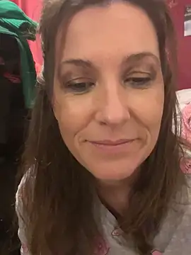 Lwhite1 online show from November 18, 2025, 11:59 pm