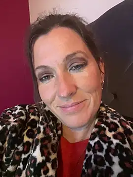 Snapshot of Lwhite1 chatting on February 12, 2026, 4:51 pm Lwhite1 online show from February 12, 2026, 4:51 pm