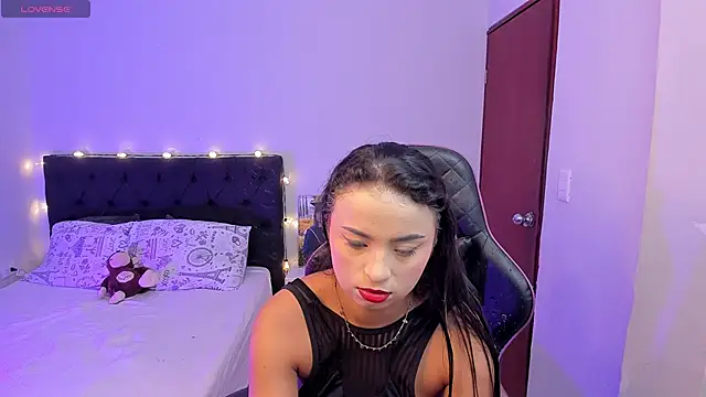 evelyn 23 online show from March 15, 2025, 4:24 am