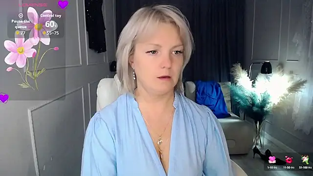 Juarnea online show from October 3, 2025, 8:32 pm