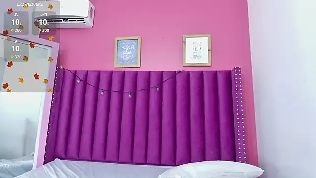 Snapshot of littleebonny chatting on October 15, 2025, 12:35 pm littleebonny online show from October 15, 2025, 12:35 pm