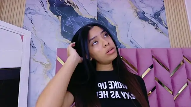 Snapshot of littleebonny chatting on February 23, 2026, 1:07 am littleebonny online show from February 23, 2026, 1:07 am