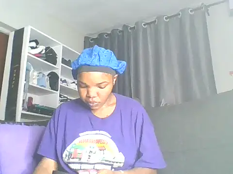 Snapshot of sweet_bigclit chatting on October 9, 2025, 4:46 am sweet bigclit online show from October 9, 2025, 4:46 am